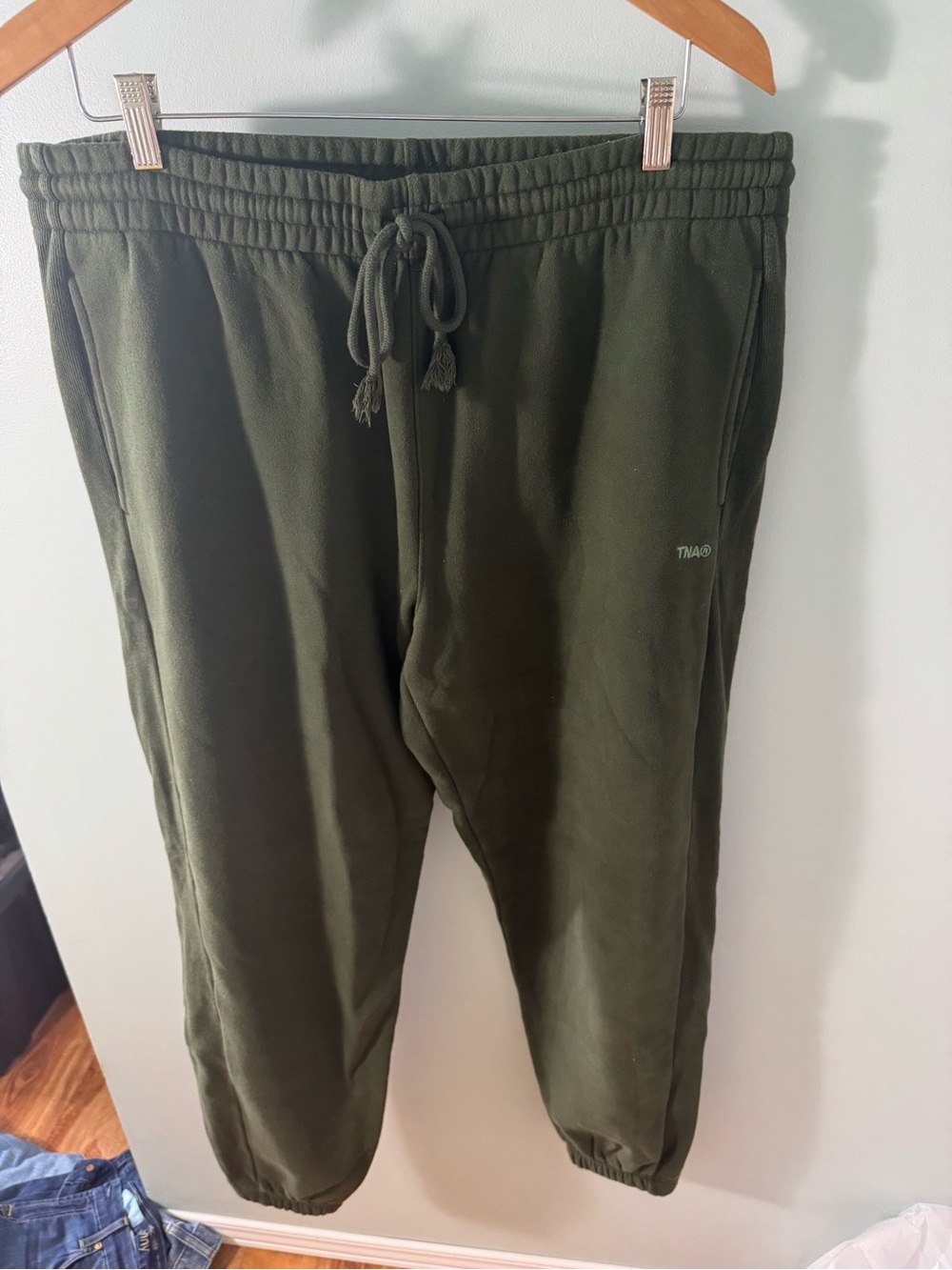 Aritzia TNA Cozy Sweatfleece Boyfriend Fit Sweatpants